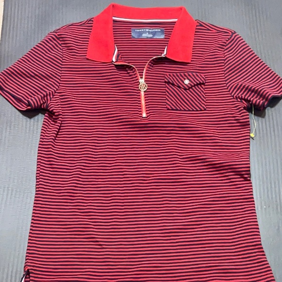 Two Tommy Hilfiger red shirts one stripped and one full color size M - Picture 3 of 8